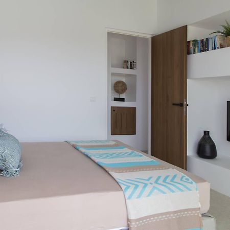 Hide Out Suites Mylopotas Oda fotoğraf