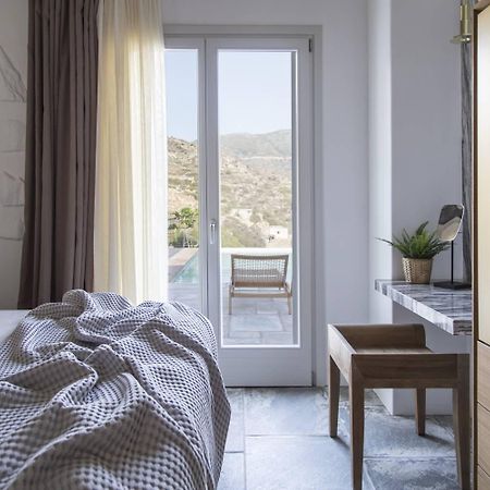 Hide Out Suites Mylopotas Oda fotoğraf